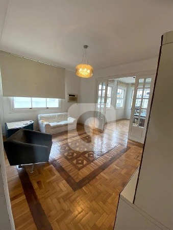 Descrição  5 Quartos 8 Banheiros 700,00 Metros² R$ 2.500 milhões