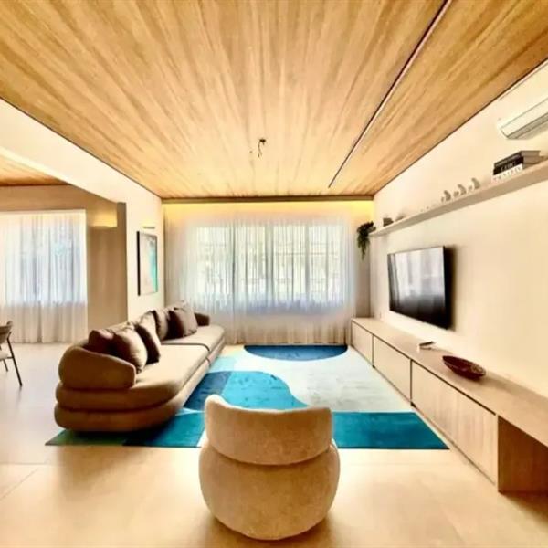  4 Quartos  4 Banheiros  166,00 Metros²