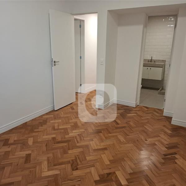  4 Quartos  3 Banheiros  165,00 Metros²