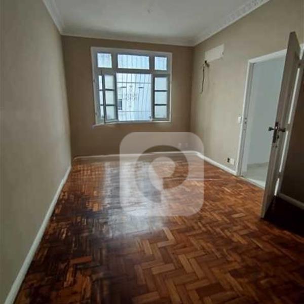 3 Quartos  3 Banheiros  90,00 Metros²