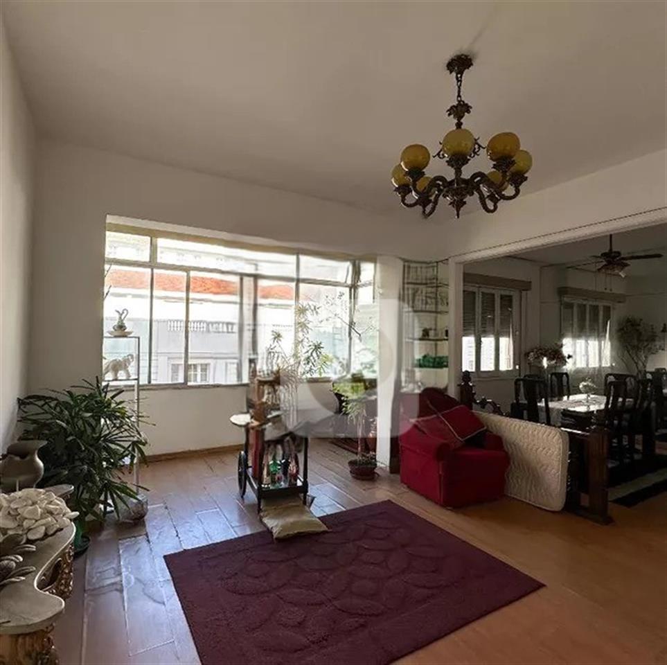  3 Quartos  3 Banheiros  140,00 Metros²